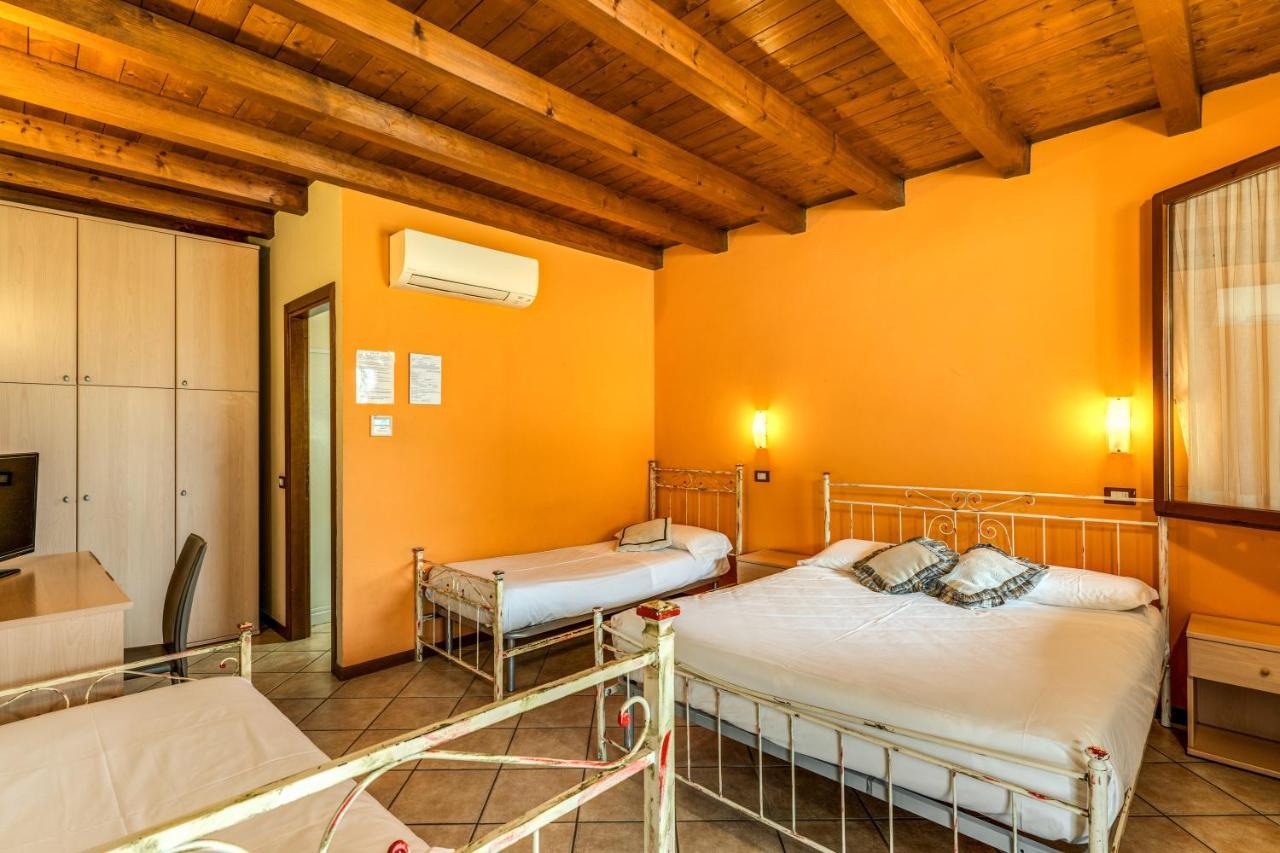Agriturismo Pozzo Fiorito Кастільйоне-делле-Стів'єре Екстер'єр фото
